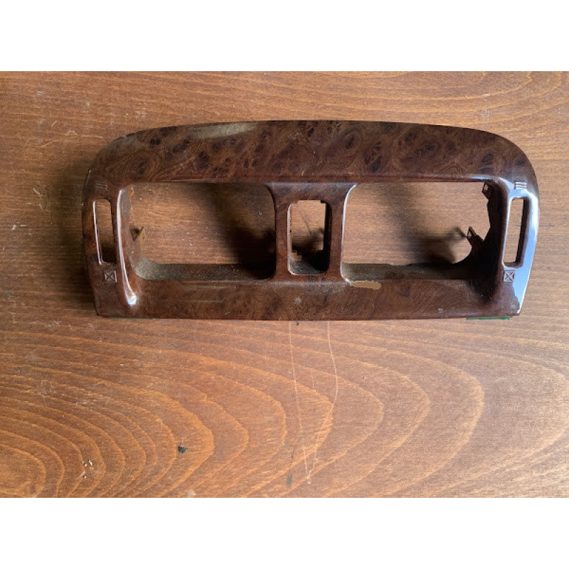 Накладка торпедо центральна Mazda 626 GF