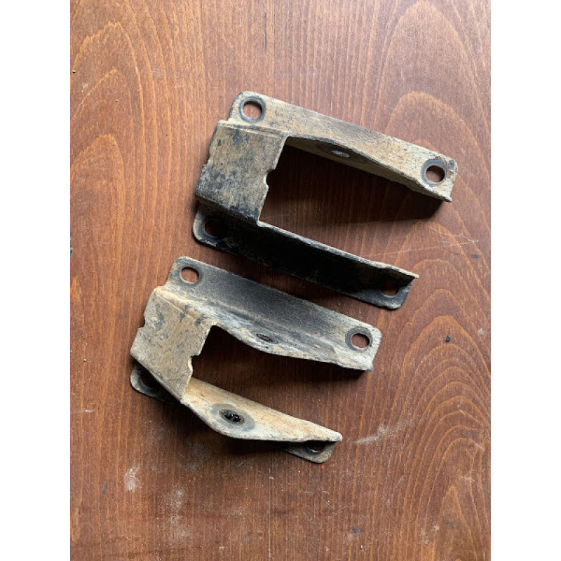 Кронштейн кріплення реактивної тяги повздовжної Ваз 2105 Кронштейн кріплення реактивної тяги повздовжної Ваз 2105