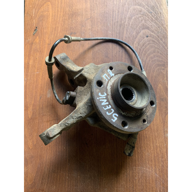 Поворотний кулак / цапфа Renault Scenic 1 правий