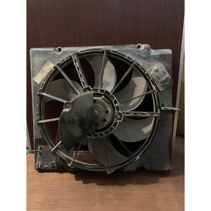 Вентилятор основного радіатора з дифузором Renault Scenic 1