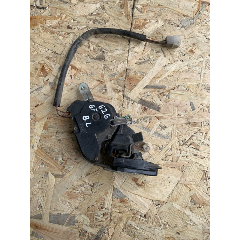 Замок дверей Mazda 626 GF задній лівий Замок дверей Mazda 626 GF задній лівий
