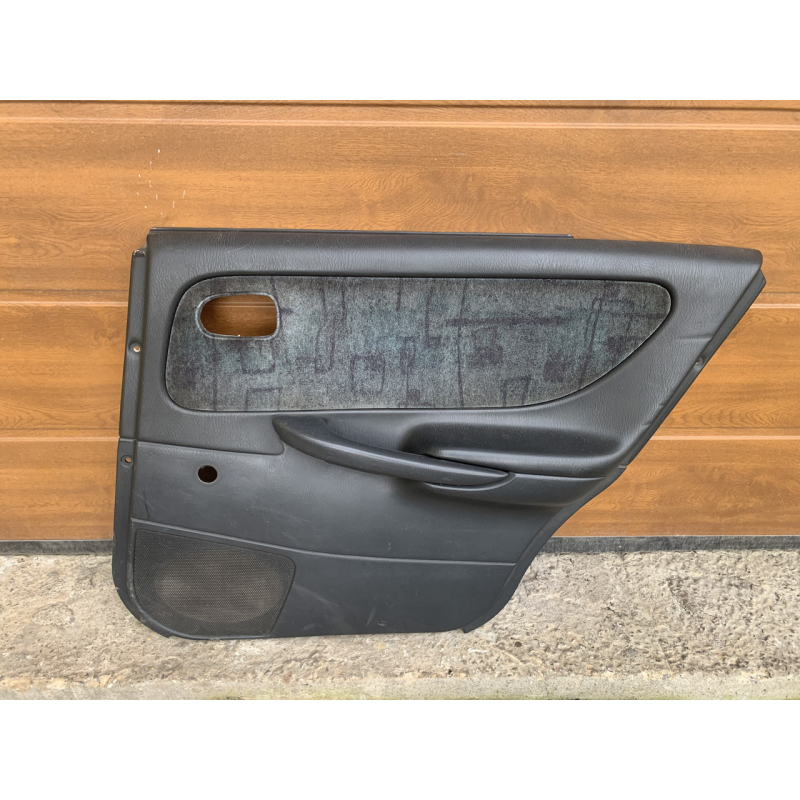 Обшивка/карта дверей Mazda 626 GF задня права Обшивка/карта дверей Mazda 626 GF задня права