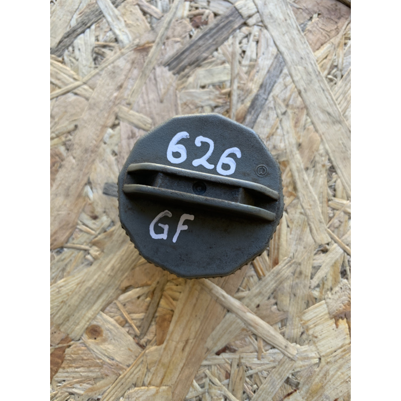 Кришка паливного бака Mazda 626 GF