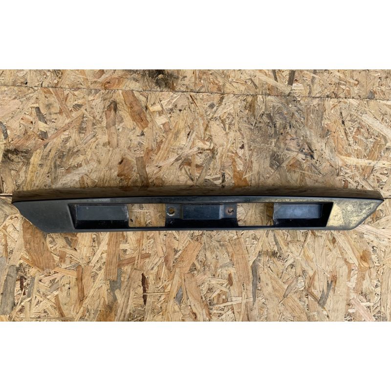 Планка / накладка кришки багажника Mazda 626 GF GE5A50811