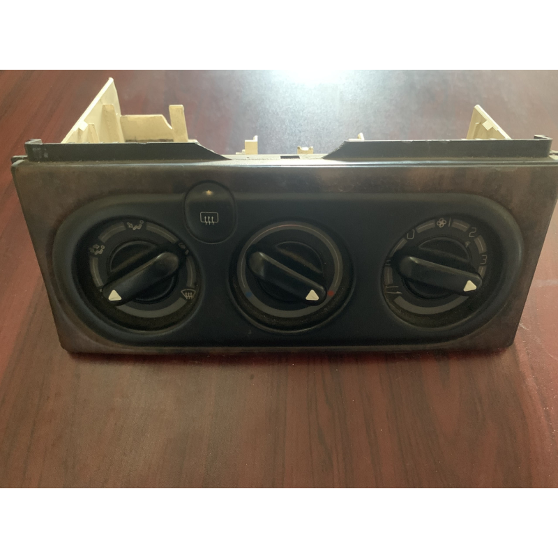 Блок управління пічки Renault Laguna 1 9041703027