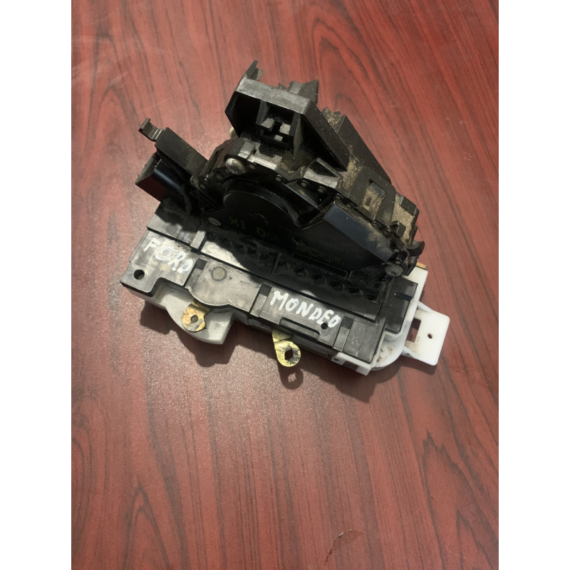 Замок дверей передніх лівих Ford Mondeo MK3 2S4AA21813DB