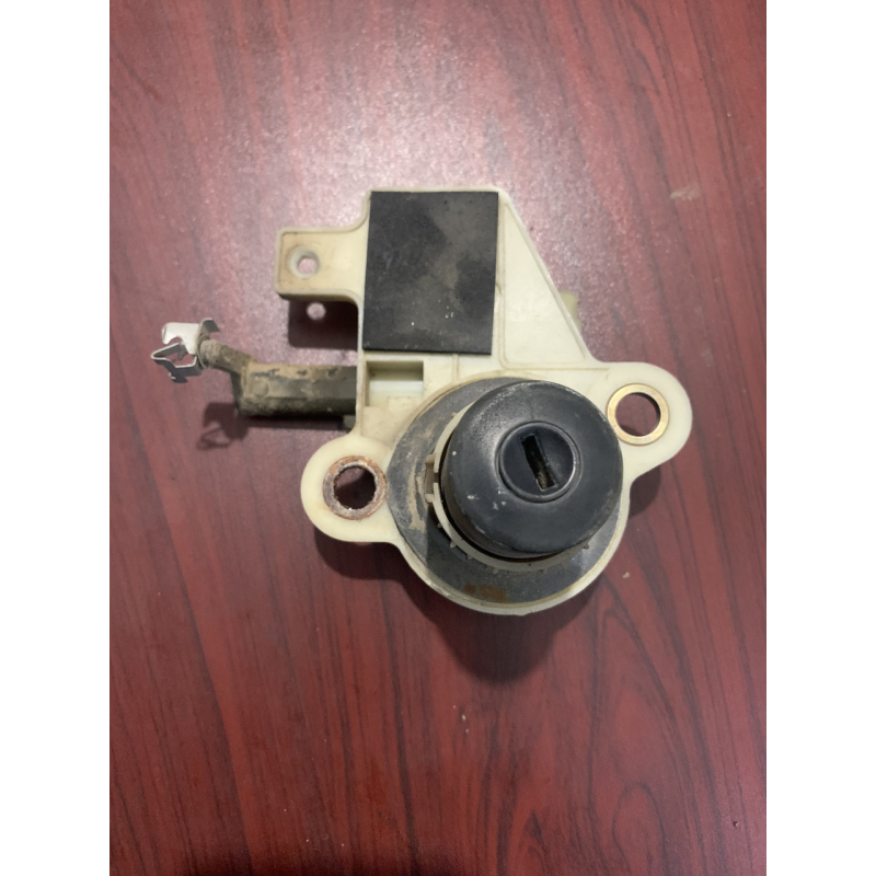 Кнопка відкриття багажника Renault Laguna 1 Хечбек