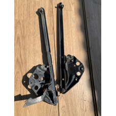 Петля капота Mercedes W210