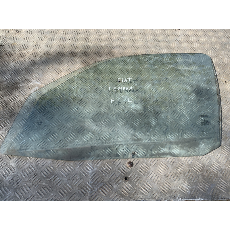 Скло дверей переднє ліве Fiat Tempra