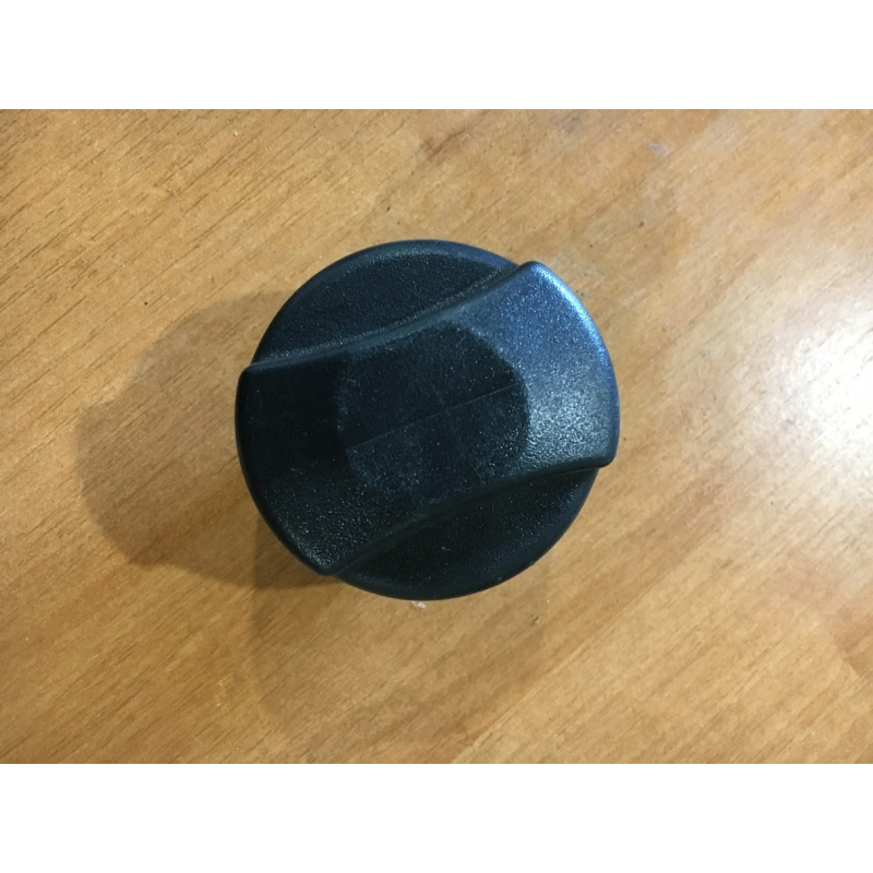 Кришка бака Opel Vectra B