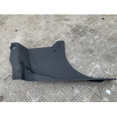 Накладка порогу передня права Mazda 626 GF GA7B68371