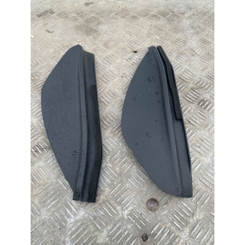 Накладка торпедо ліва та права Mazda 626 GF GE4T64951 GE4T64961