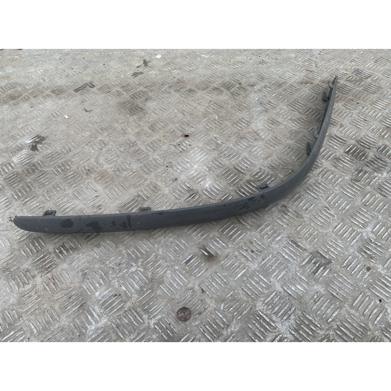 Накладка / молдинг бампера переднього правий Mazda 626 GF GE4T50B41