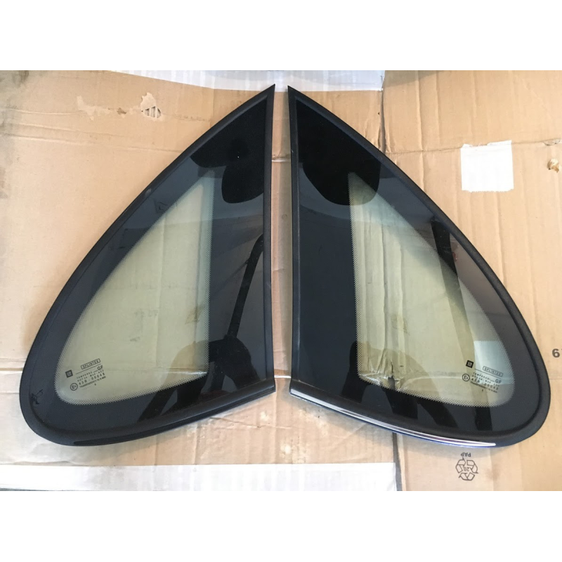 Скло бокове заднє праве Opel Vectra B седан