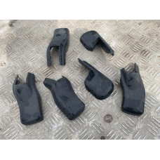 Накладка / заглушка кріплень сидінь Mazda 626 GF