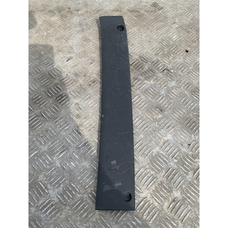 Накладка під бардачок Mazda 626 GF GE4T64521