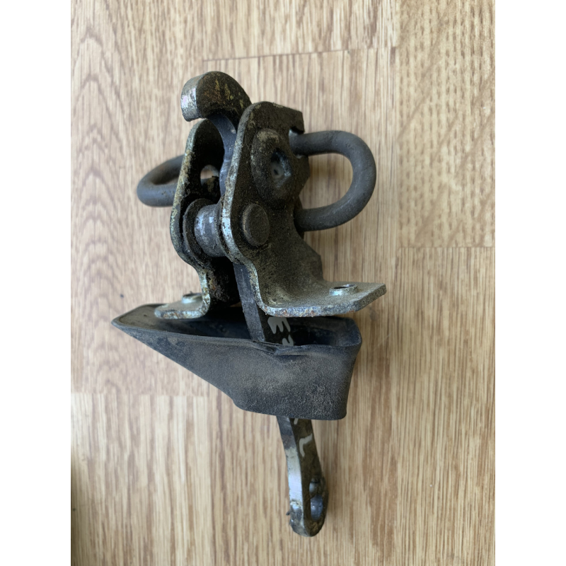 Обмежувач дверей задній лівий BMW 3 E36 51221960566H