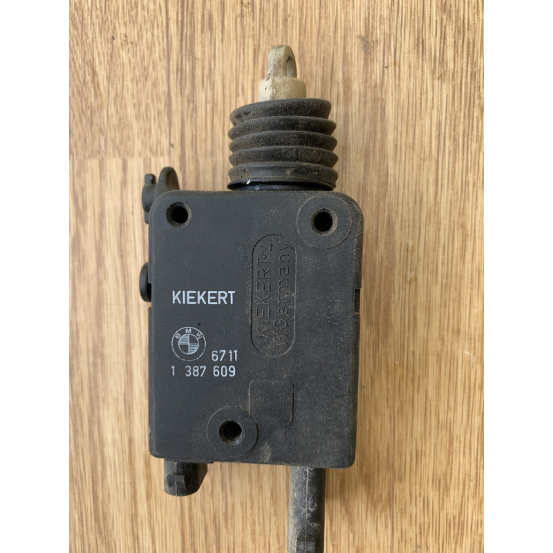 Сервопривід багажника BMW 3 E36 5 E34 67111387609 Сервопривід багажника BMW 3 E36 5 E34 67111387609