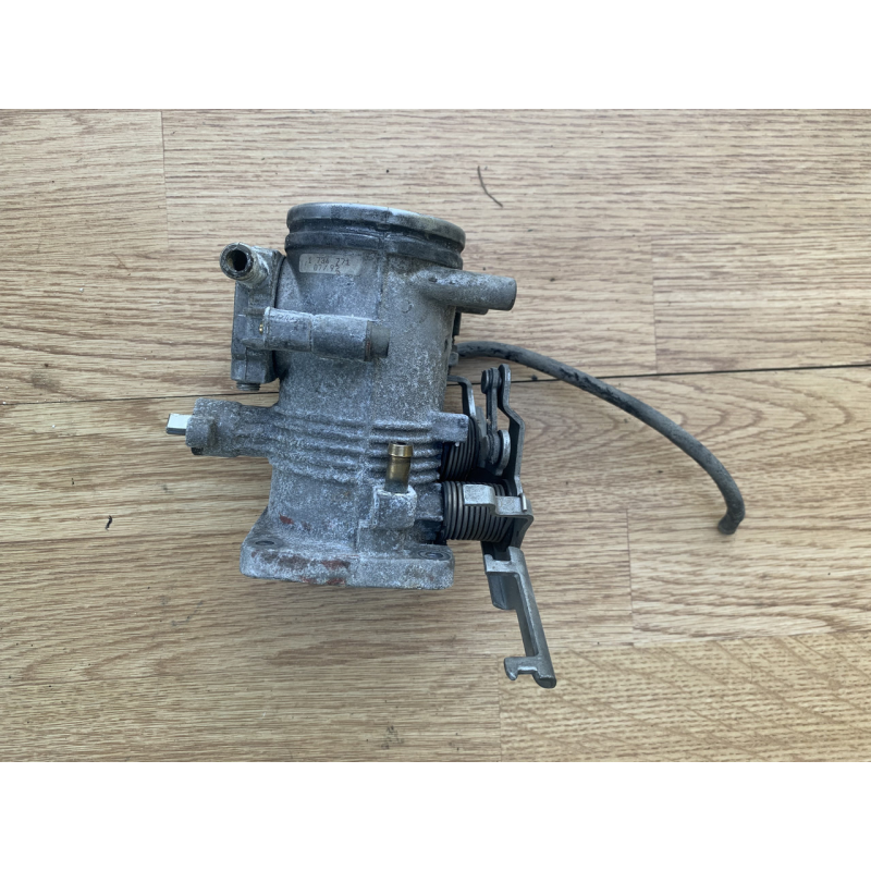 Дросельна заслінка Bmw 3-series E36 1.6 бензин