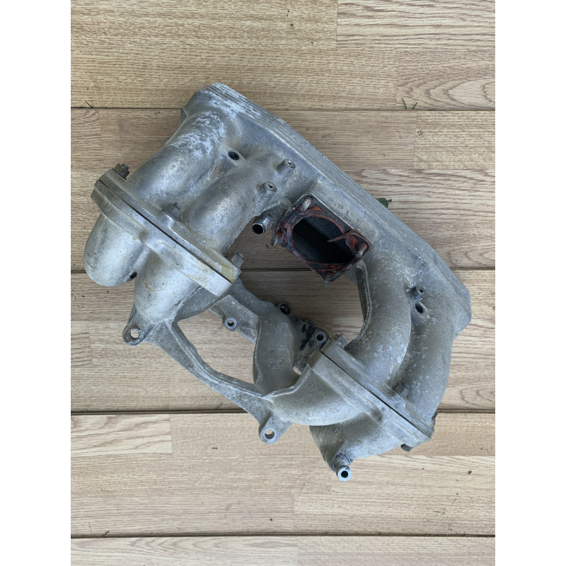 Впускний колектор BMW E36 1.6 бензин 17276569