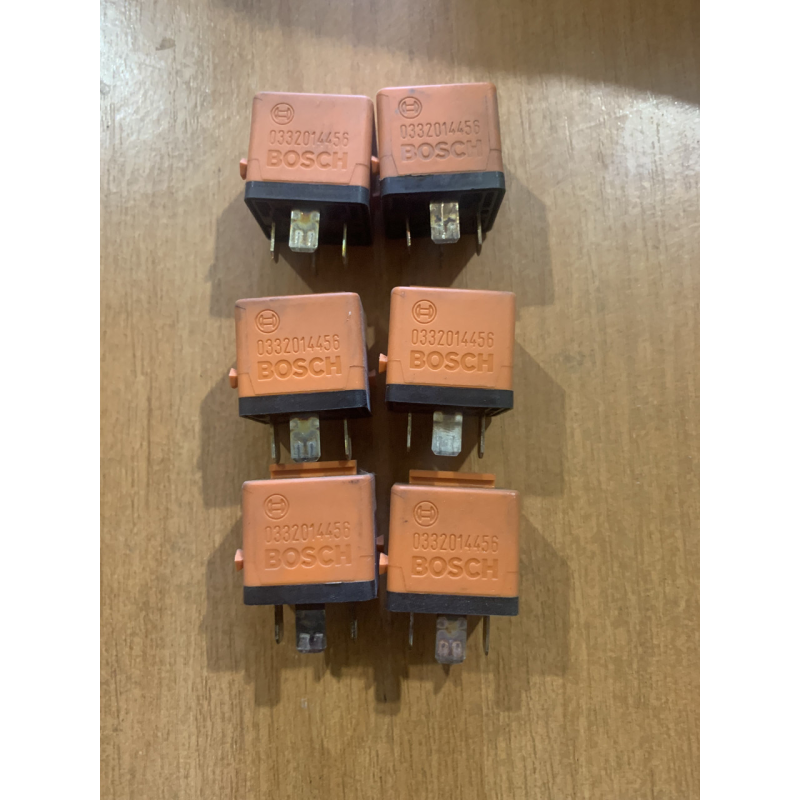 Реле BMW Bosch 0332014456 12V 30A Реле BMW Bosch 0332014456 12V 30A