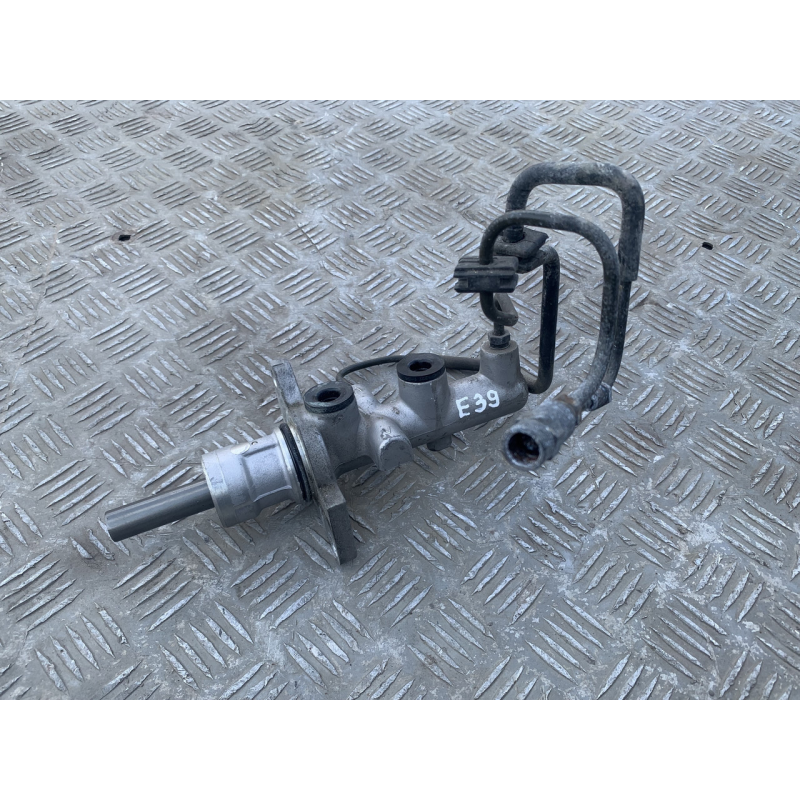 Головний гальмівний циліндр BMW 5-Series E39 Головний гальмівний циліндр BMW 5-Series E39