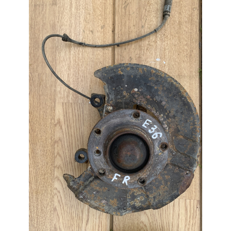 Цапфа / поворотний кулак правий BMW 3-Series E36 Цапфа / поворотний кулак правий BMW 3-Series E36