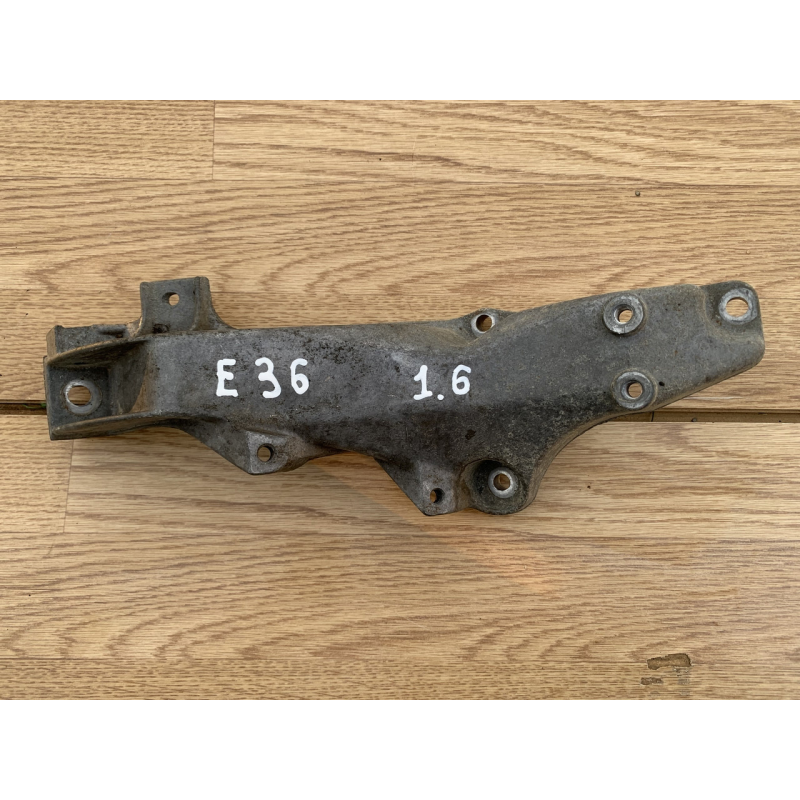 Кронштейн кріплення двигуна лівий BMW E36 1.6 бензин 1137015