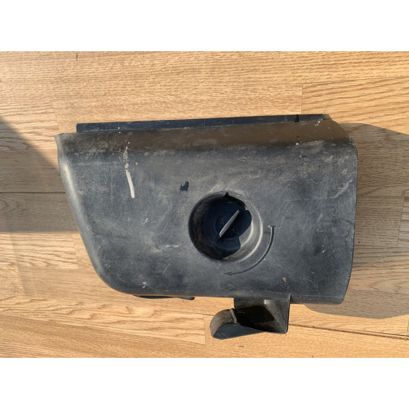 Накладка захист заднього ліхтаря Bmw E36 седан 8122478  8122477