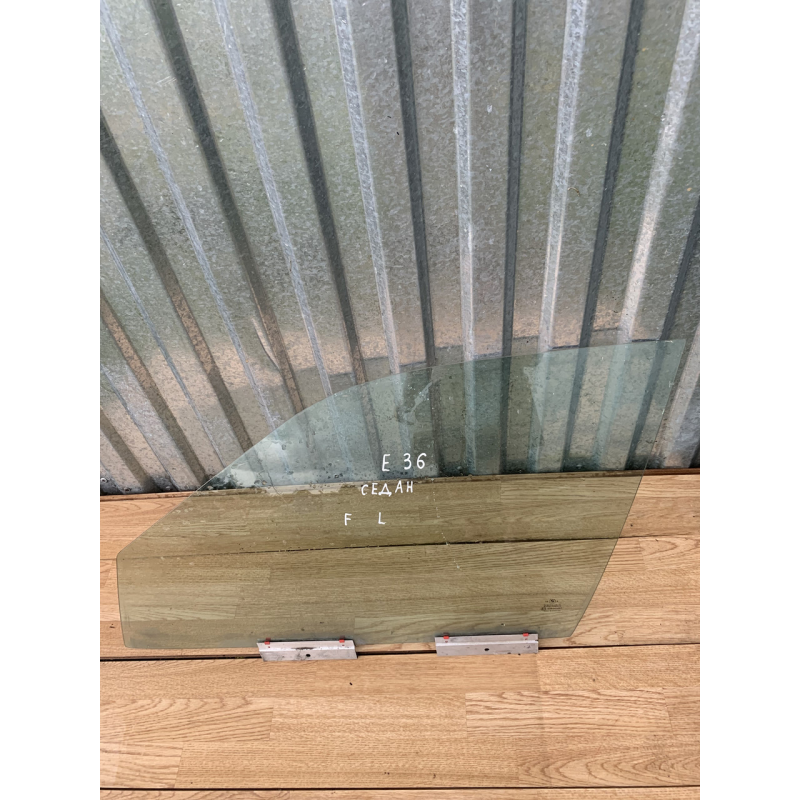 Скло дверей переднє ліве Bmw 3 Series E36 Скло дверей переднє ліве Bmw 3 Series E36