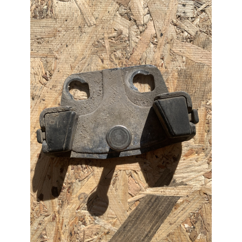 Фіксатор замка багажника Bmw E36 седан Фіксатор замка багажника Bmw E36 седан