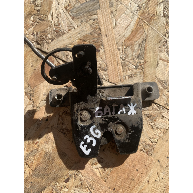 Замок багажника Bmw E36 седан