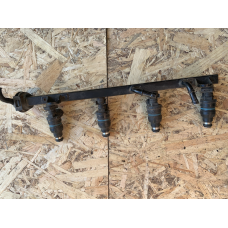 Паливна рейка з форсунками Bmw 3 E36 1.6 бензин