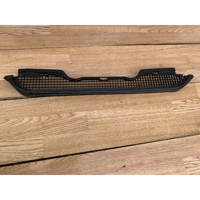 Решітка / жабо BMW 3 Series E36 1977679 Решітка / жабо BMW 3 Series E36 1977679