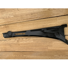 Накладка під лобове скло права BMW 3 Series E36 517119608440