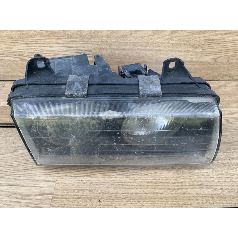 Фара права BMW 3 E36 Фара права BMW 3 E36