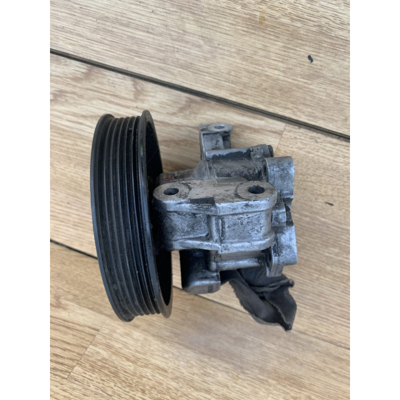 Насос гідропідсилювача Mercedes E Class W210 A0024668901 Насос гідропідсилювача Mercedes E Class W210 A0024668901