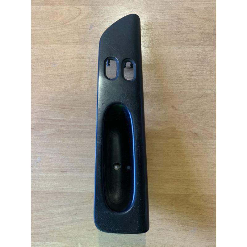 Ручка дверей внутрішня Renault Laguna 1 передня ліва 7700822333