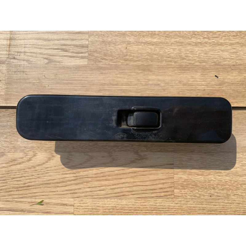 Кнопка управління склопідйомника Mitsubishi Pajero Sport 8608A050XA