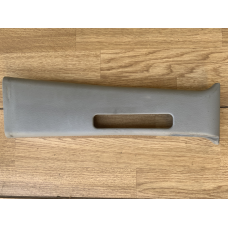 Накладка стійки центр права Mitsubishi Pajero Sport MR227476