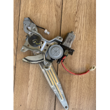 Склопідйомник Mitsubishi Pajero Sport задній лівий 5713A021