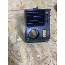 Дефлектор в торпедо лівий Mercedes E-class W210 2108300954 2108301754