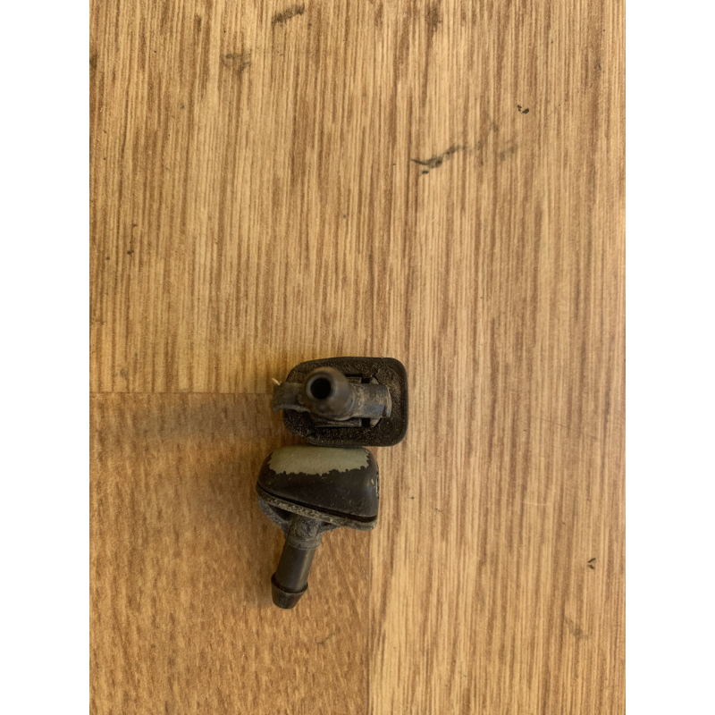 Форсунки омивача Mitsubishi Pajero Sport