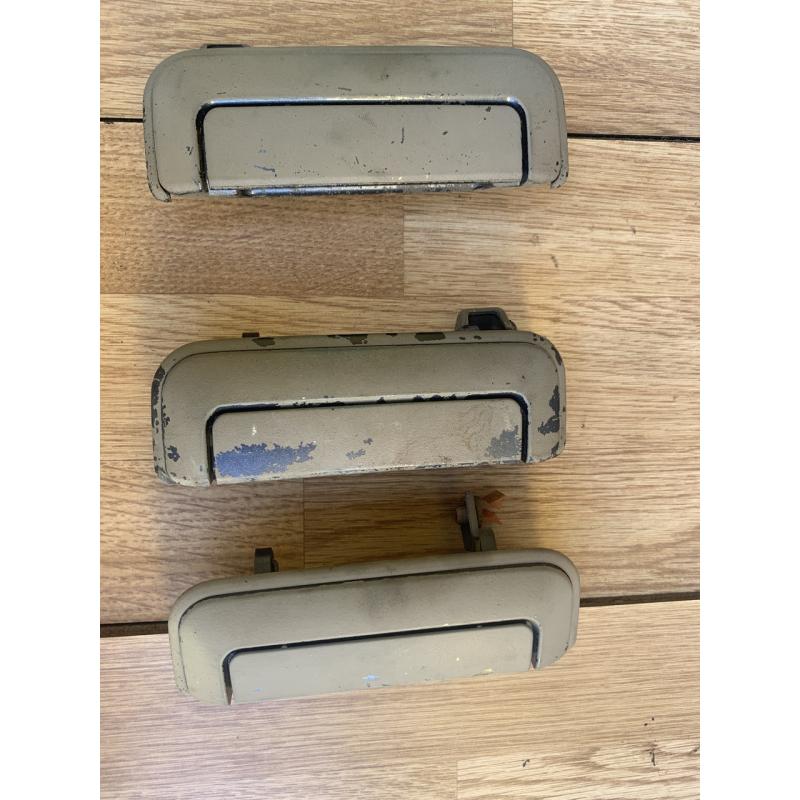 Ручка дверей зовнішня Mitsubishi Pajero Sport 1 Ручка дверей зовнішня Mitsubishi Pajero Sport 1