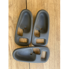 Накладка ручки дверей внутршня Mitsubishi Pajero Sport MB827395 MB827396