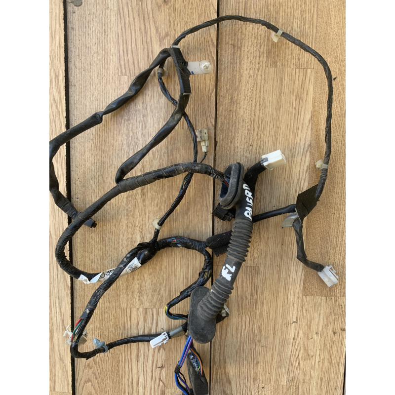 Проводка дверей передня ліва Mitsubishi Pajero Sport Проводка дверей передня ліва Mitsubishi Pajero Sport