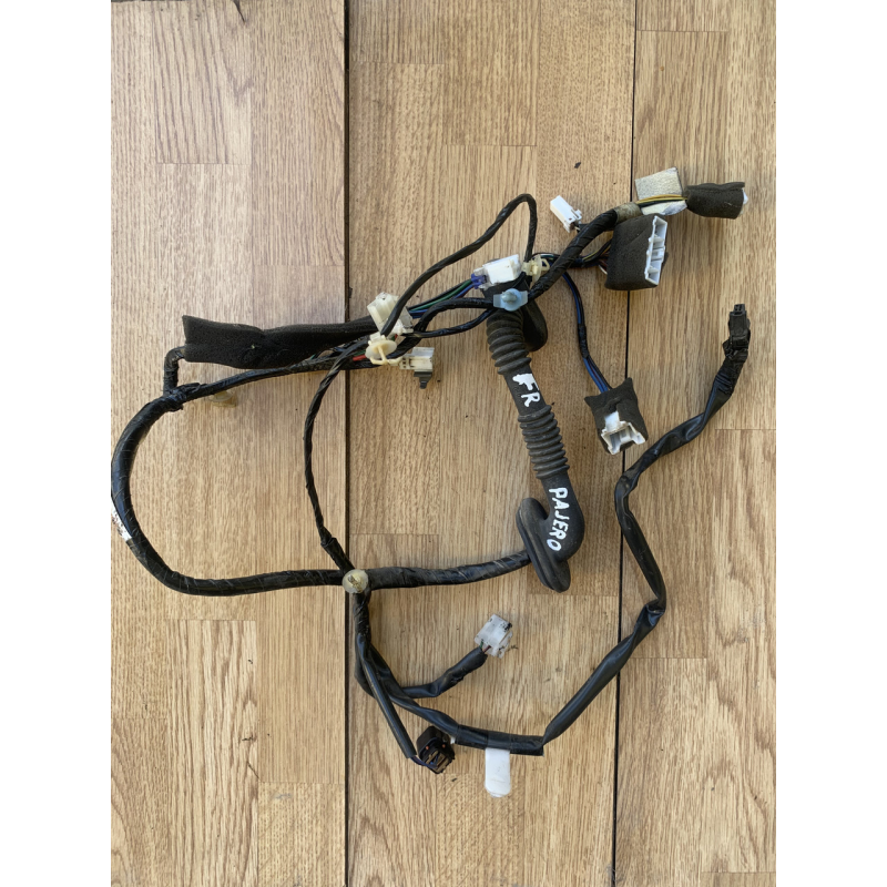 Проводка дверей передня права Mitsubishi Pajero Sport Проводка дверей передня права Mitsubishi Pajero Sport