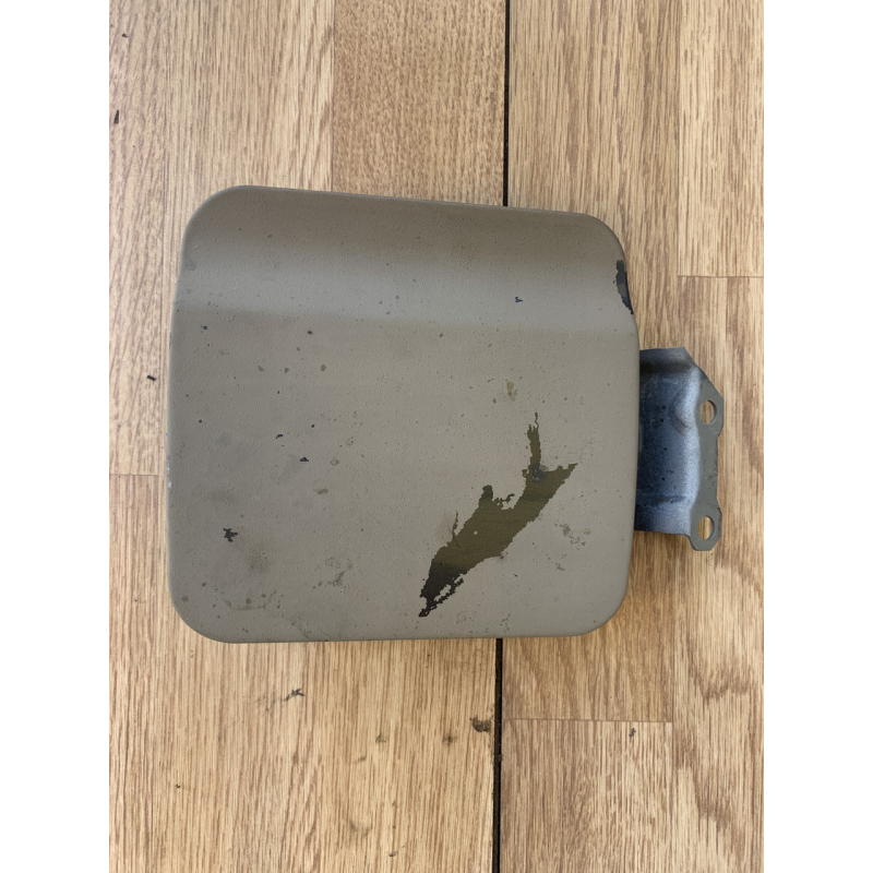 Лючок бака Mitsubishi Pajero Sport 1