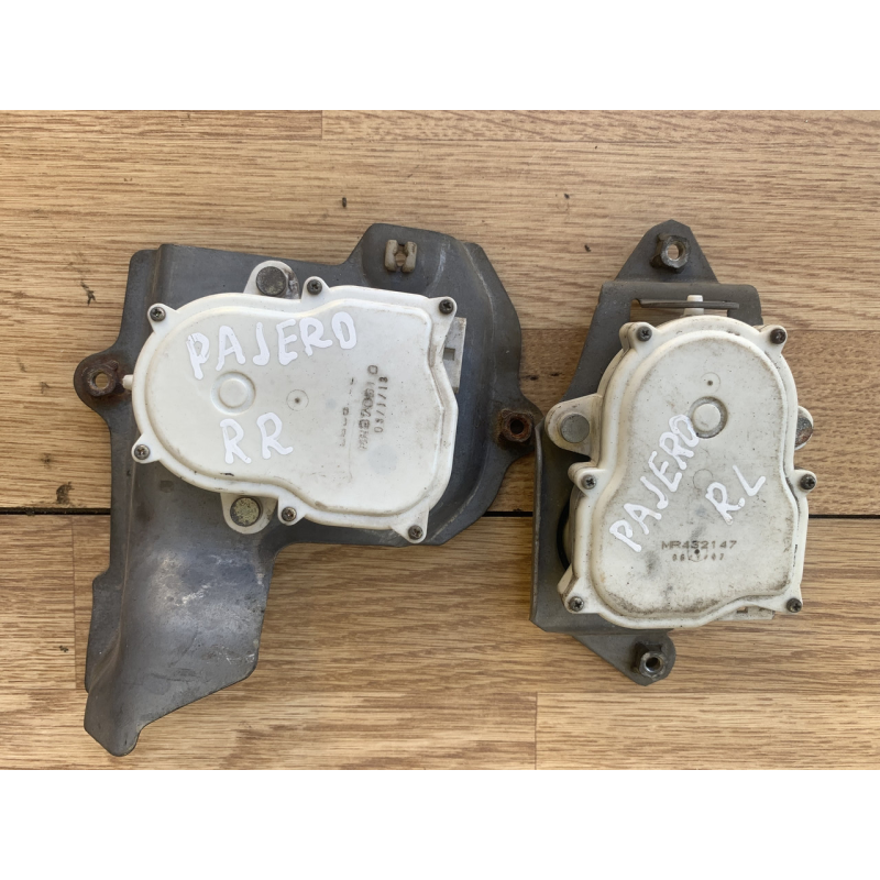 Актуатор замка задніх дверей Mitsubishi Pajero Sport MR432147