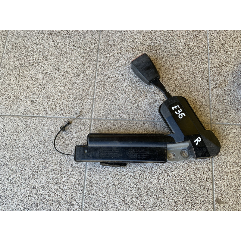 Фіксатор замок ремня безпеки BMW E36 E46 8164932 правий Фіксатор замок ремня безпеки BMW E36 E46 8164932 правий